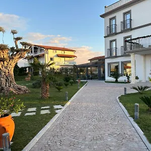 Evergreen Laguna Vain-lezhe Hotel